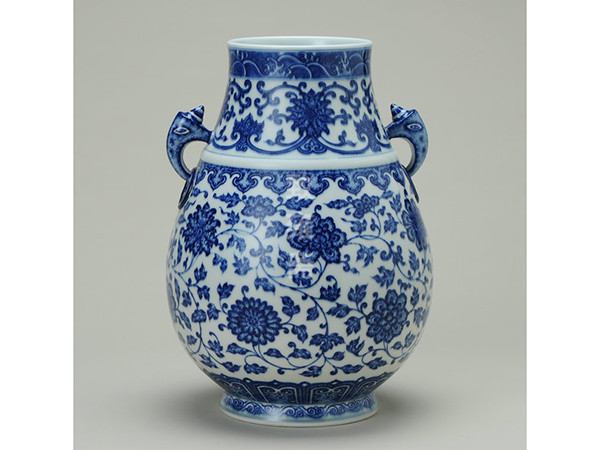 青花缠枝双耳福桶高：32。6cm