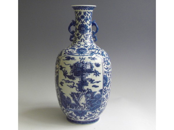 双耳龙纹灯笼瓶 高：45。6cm