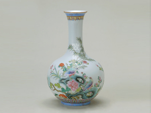 粉彩花鸟赏瓶